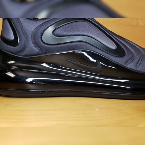 SOLD!!! Women's Nike Air Max 720 - Picture 7 of 10